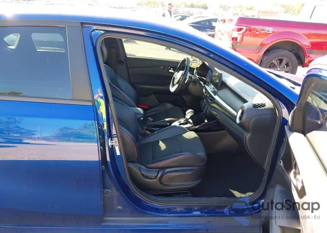 2021 Kia Forte Gt z USA, uszkodzony, nr VIN 3KPF44AC7ME417076